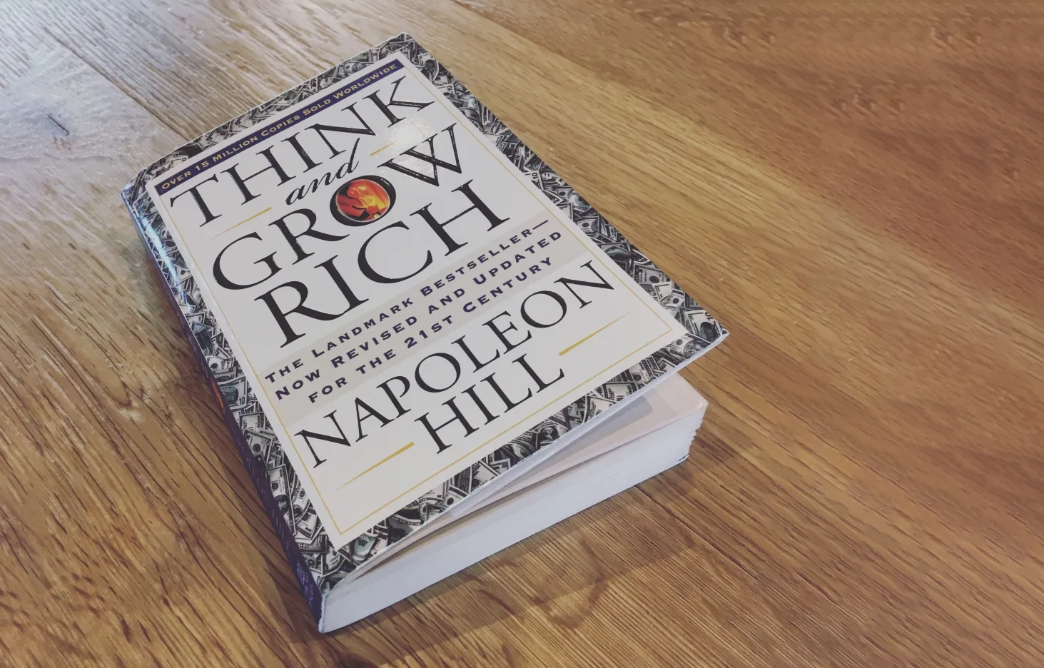 خلاصه کتاب: بیندیشید و ثروتمند شوید (Think and Grow Rich) اثر ناپلئون هیل